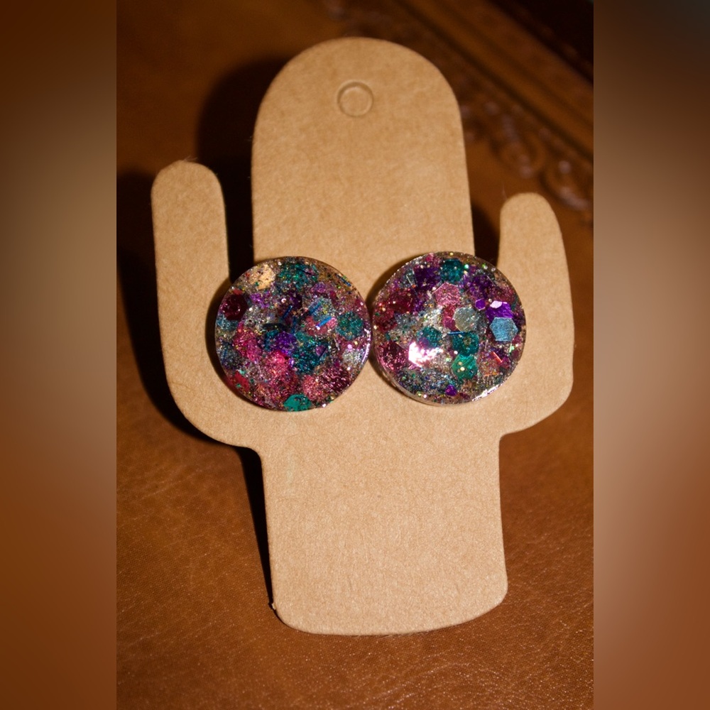 Resin stud earrings
